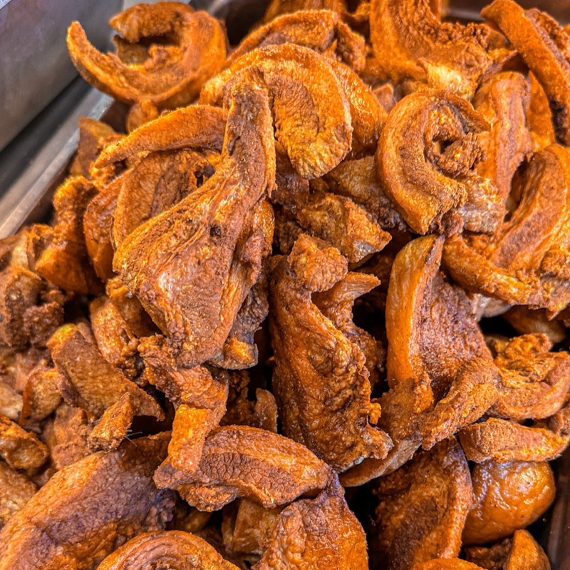 Chicharrón crujiente de cerca